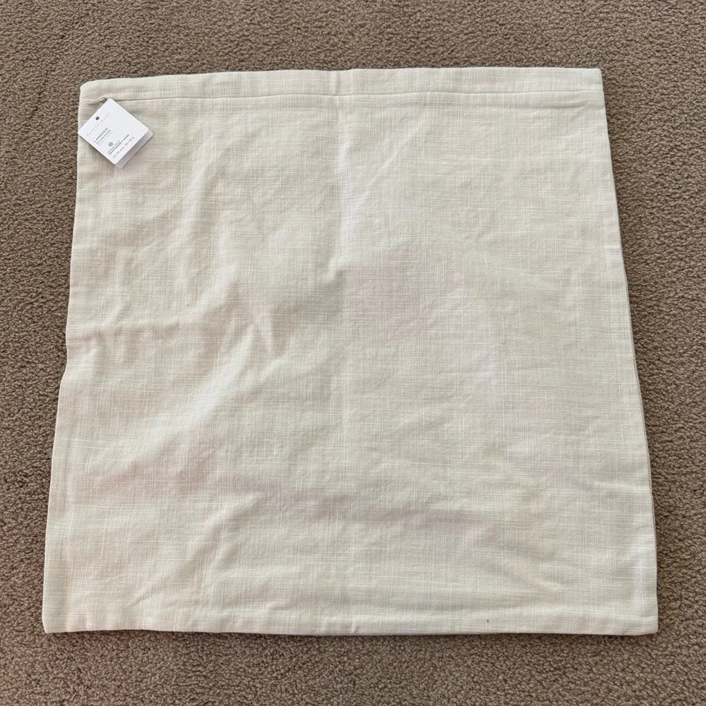 NWT Pottery Barn Landier Patchwork Starburst Pillow Cover 22x22 Beige & Red